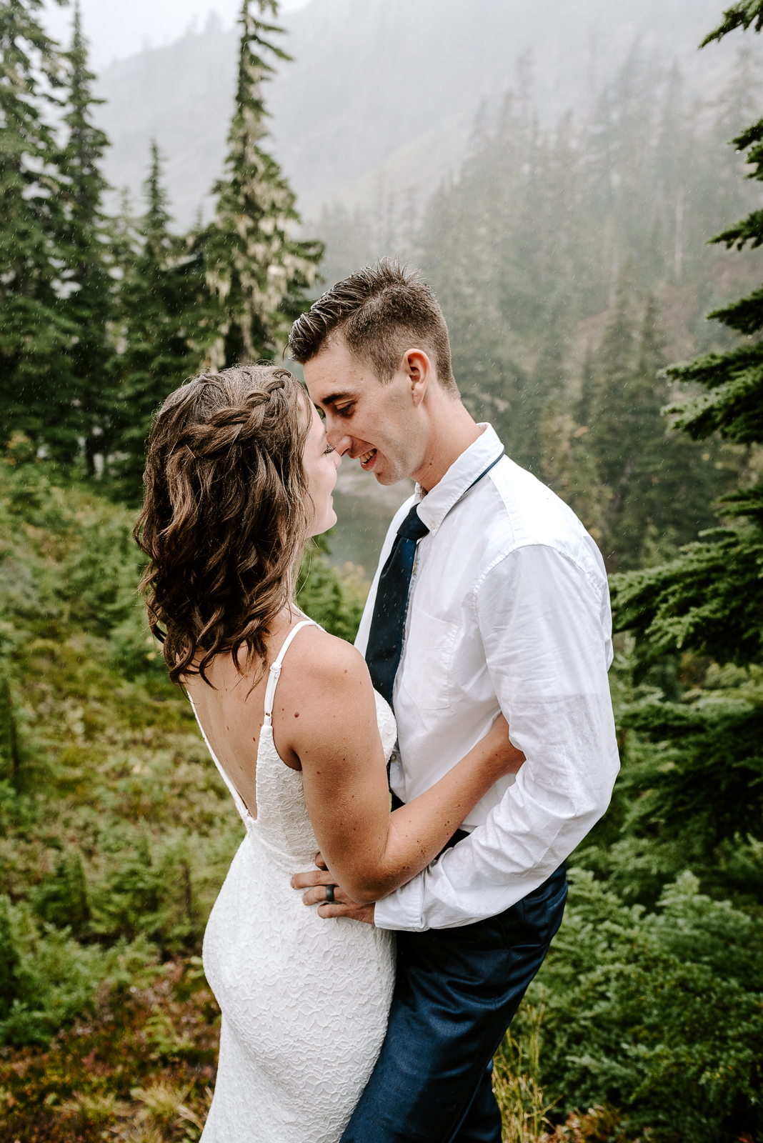 bride and groom elope in the mountains in Breckenridge, Colorado