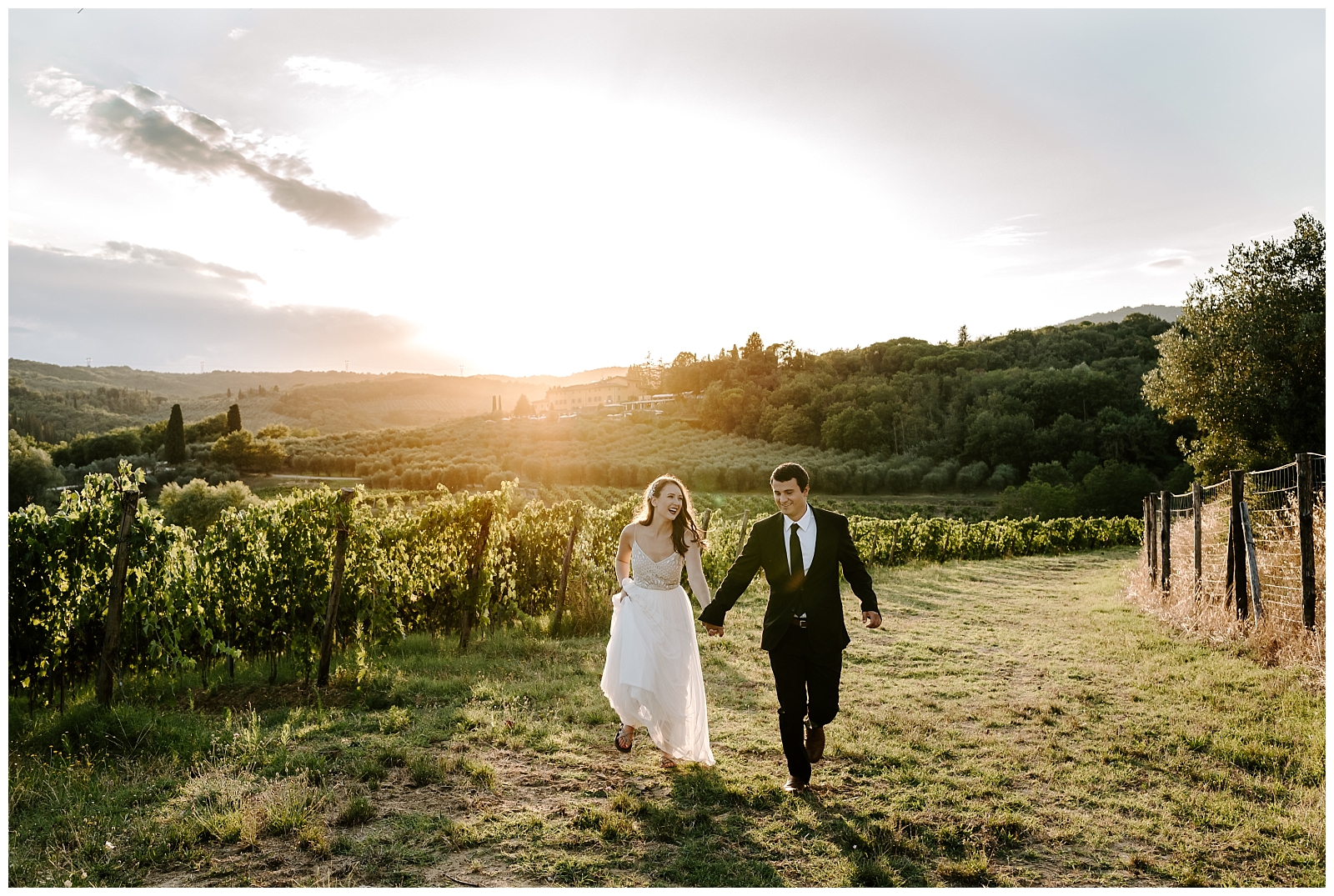 adventure elopement photographer documenting and elopement in Italy