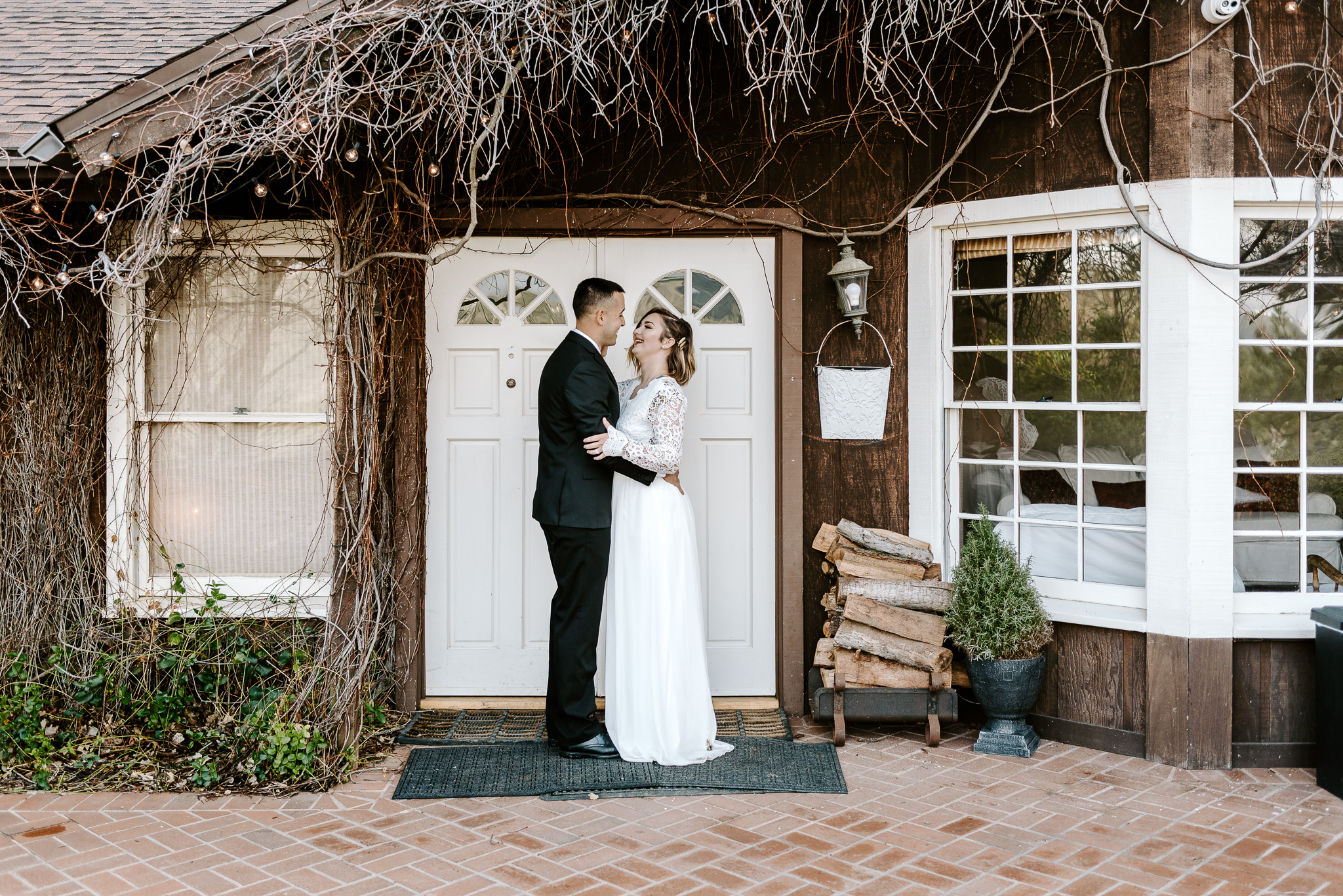 how to plan an airbnb elopement