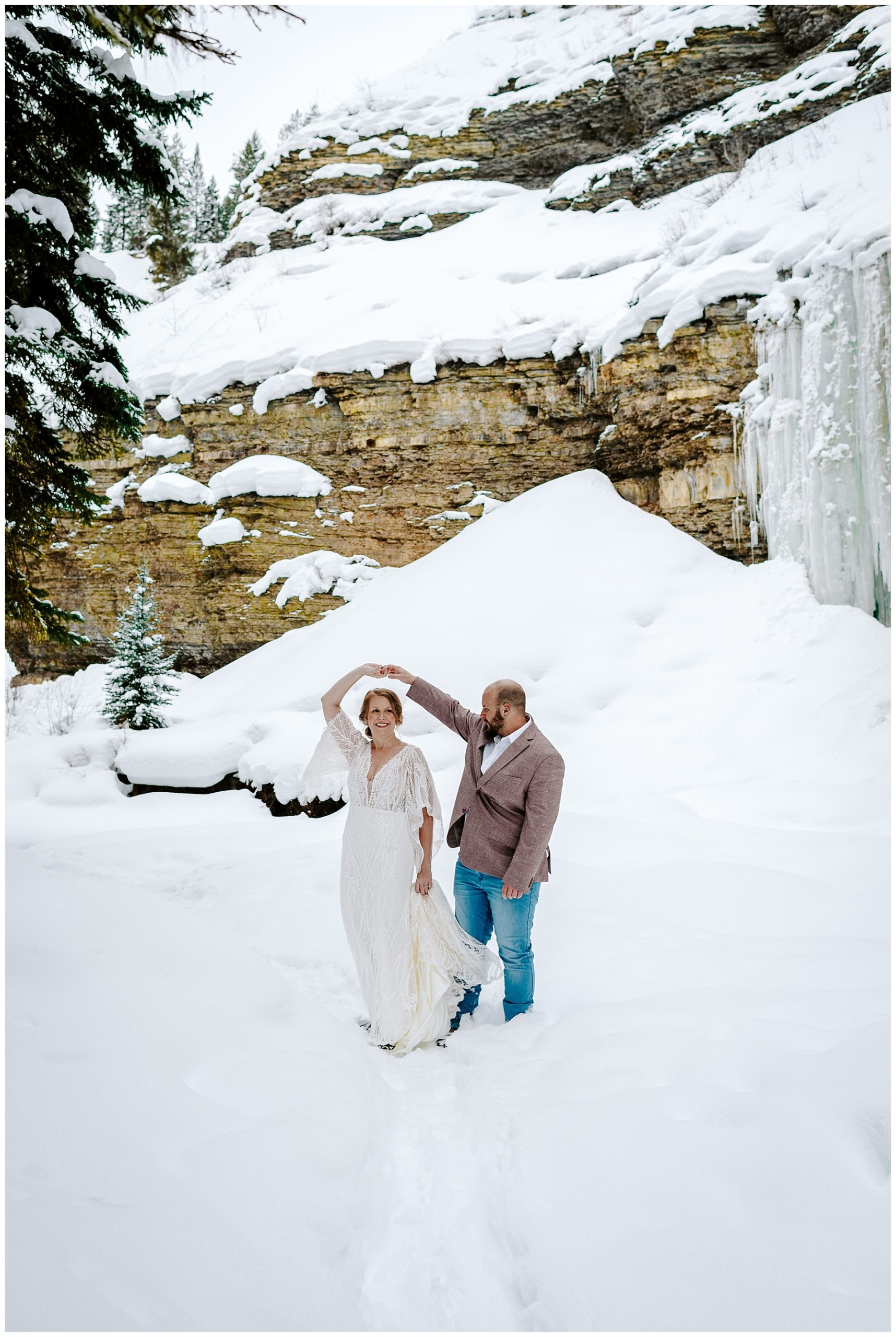 couple elopes during winter